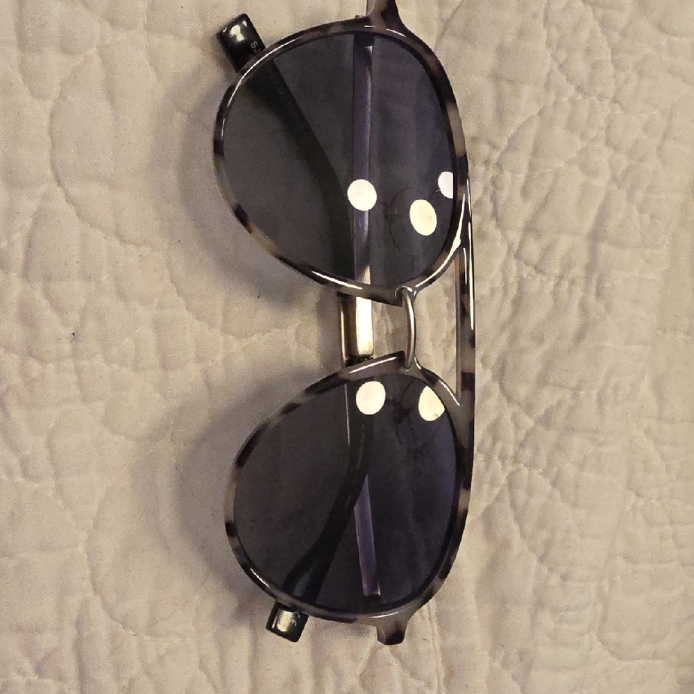 Chic Tortoise Shell and Gold Sunglasses